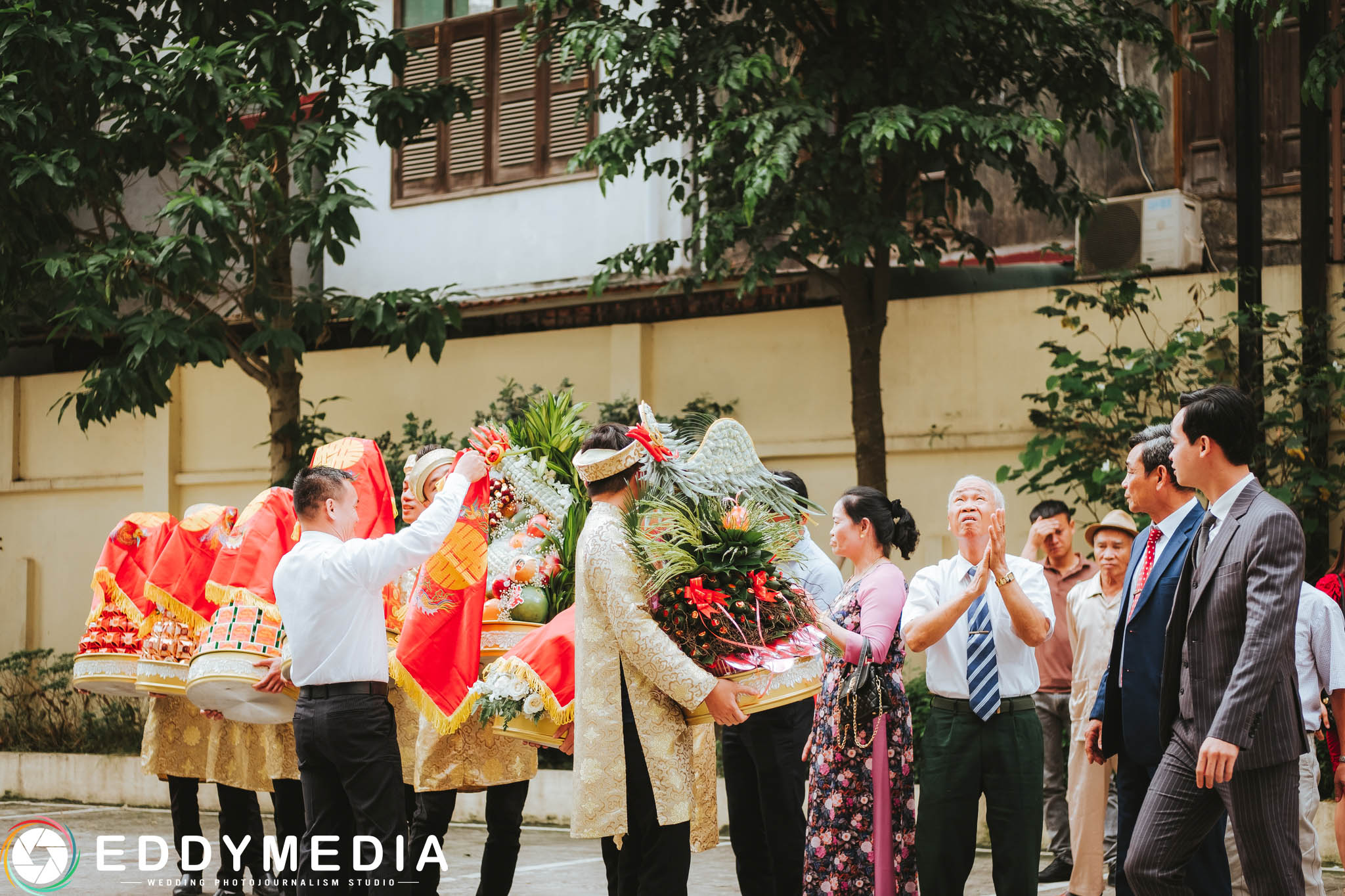Chụp ảnh lễ ăn hỏi đẹp ở Hà Nội